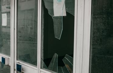 窓ガラスの飛散による被害